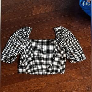 Black and White Gingham Puff Sleeve Top